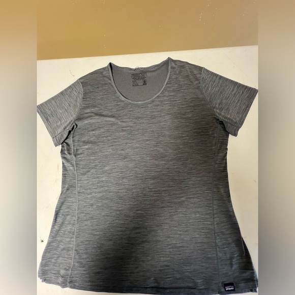 PATAGONIA CAPILENE COOL LIGHTWEIGHT LADIES SHORT SLEEVE SHIRT SIZE XL
GRAY TONES - Picture 1 of 12